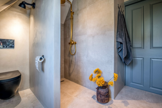 JOOS Interieuradvies & Styling douche toilet met deco